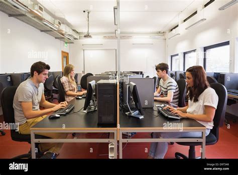 Computer Class for Students 的图像结果