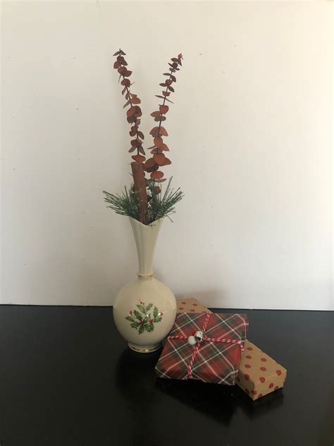 Lenox Holiday Vase 1970 holly and Berries Bud Vase Christmas Vase Fine ...