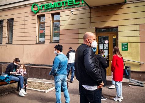 Poutine déclare 10 jours fériés en mai pour lutter contre la COVID-19