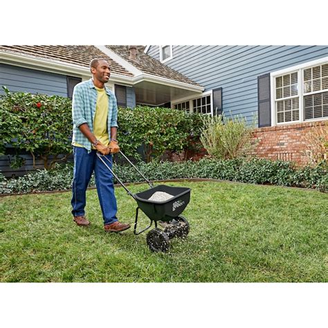 Shop Scotts Weed Control, Mulch & Spreader Essentials at Lowes.com