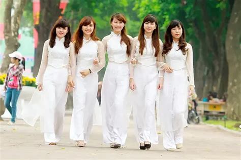 第六组3 中国留学生在越南的生活 - YouTube