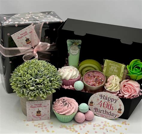 LADIES 40th Birthday Gift Box MINI SPA Present For Her BATH TART Pamper ...