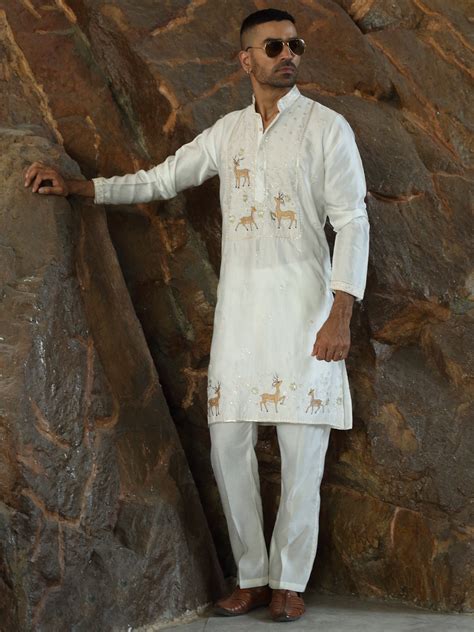 Buy LUXE- Cotton Silk Deer Motif and Mandarin Collar Embroidered Kurta ...