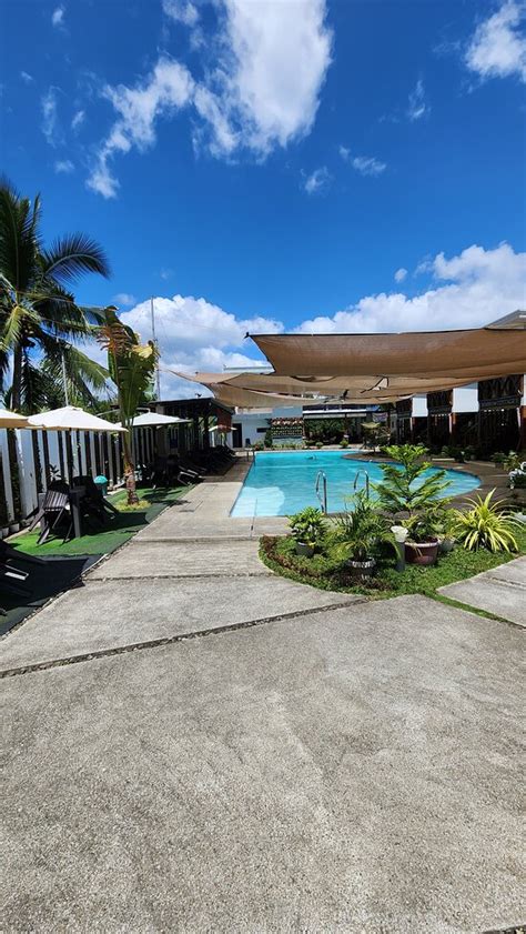 BAKAWAN HIDEAWAY RESORT AND RESTAURANT (Tomas Oppus) - Hotel Reviews ...