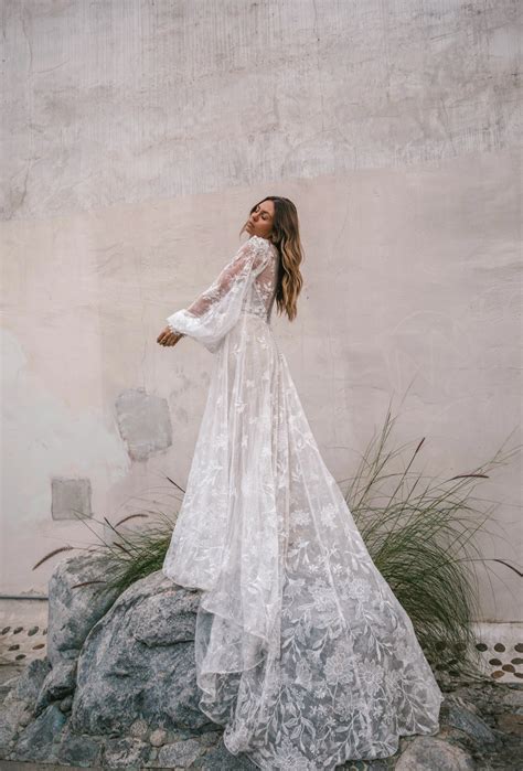 Discovering Your Dream Ethereal Wedding Dress - Pretty Happy Love - Wedding Blog | Essense ... - ethereal wedding dress