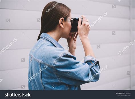 Photographer Back View 的图像结果