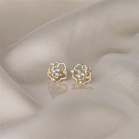 Blooming Radiance 14 Kt Gold & Diamond Stud Earrings