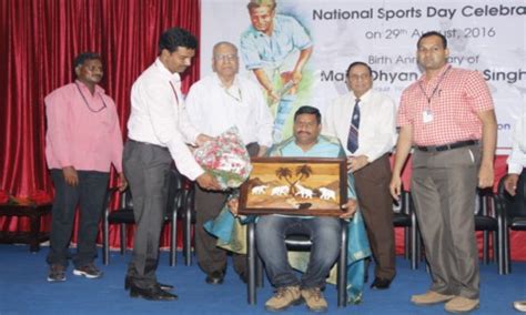 Tip: to see a continuous flow, keep your mouse pressed on the ...