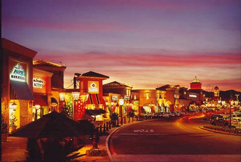 What's Happening LA?: REGAL HOLIDAY TREE ARRIVES AT THE PROMENADE AT ...