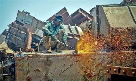 The Ugly Side of Pakistan's Ship-Breaking Industry at Gadani - The Wire