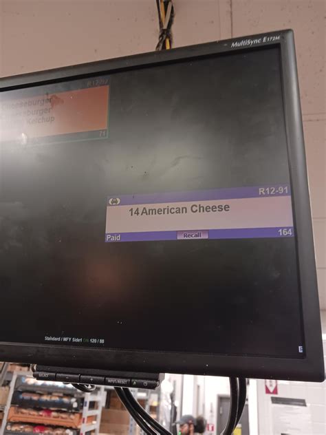 God people in town gotta stop huffing paint : r/McLounge