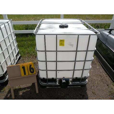 300 gallon water tank w/valve