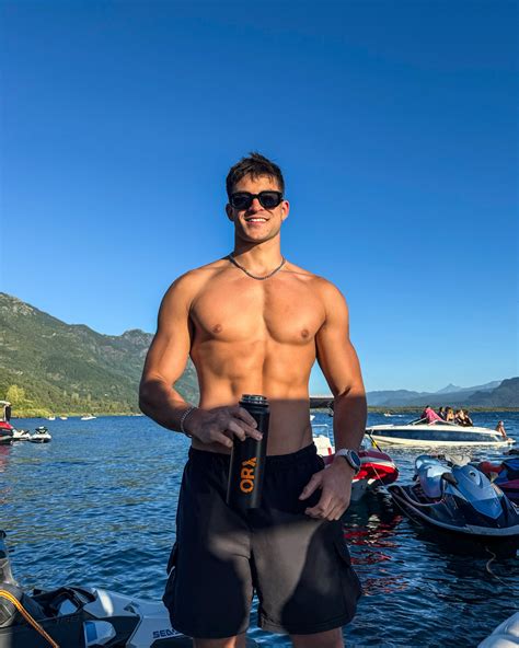 Julio Rivas (@julssnotfit) • Instagram photos and videos