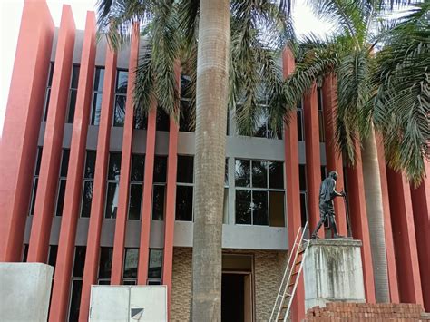 With a capacity of 1000 readers, Valsad's Gandhi Library will become a ...