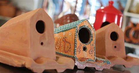 Vesti . Crepovi sa kućicama za ptice