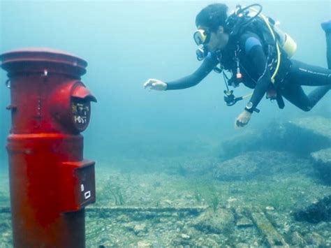 underwater mailbox: ముద్రంలో పోస్ట్ బాక్స్.. లెటర్లు వేయాలంటే ఈత ...