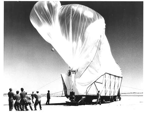 不干净的美国高空气球：1956年，美国曾一个月向苏联放了516个气球_腾讯新闻