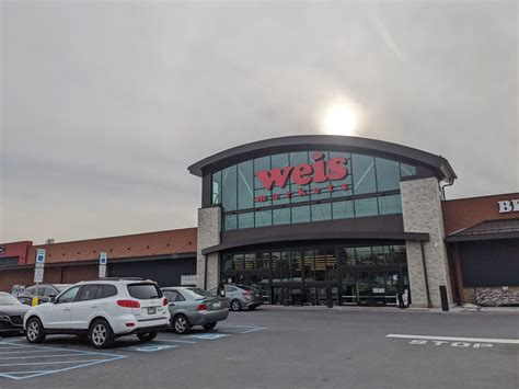 TOUR: Weis Markets - Westgate Mall, Bethlehem, PA