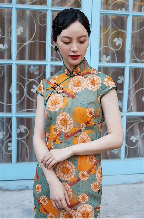 Elegant Chinese Mandarin Style Dresses