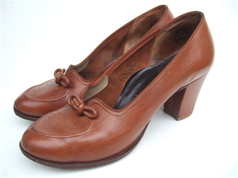 UK 4 Vintage 1950s shoes / tan brown court shoes pumps with cuban heels ...