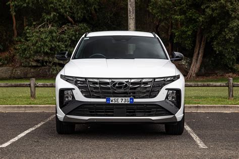 Hyundai Tucson vs Mitsubishi Outlander Comparison | CarExpert