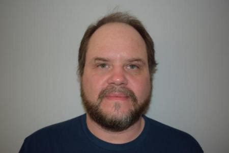 Robert Edwin Strunk III, a registered Sex or Violent Offender in ALBION ...