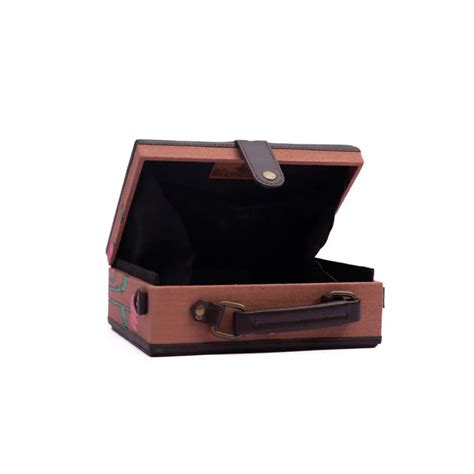 Pichwai hand painted sling bag – GoneCase