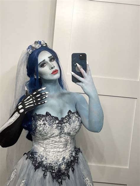 Corpse Bride Halloween Costume 的图像结果