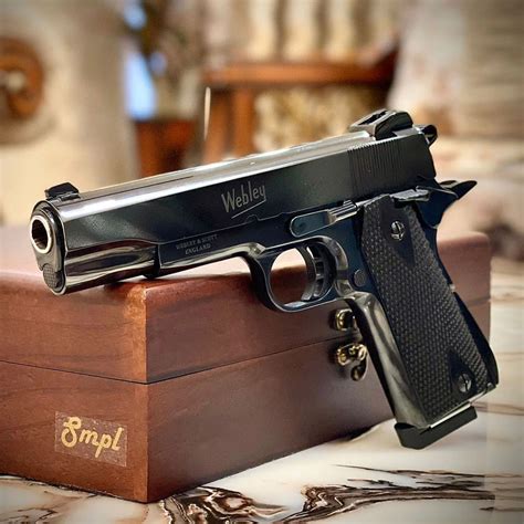 Pistols – Webley India