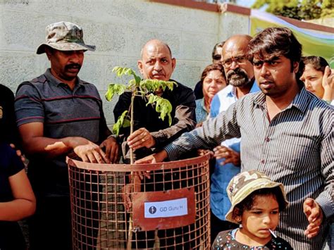 Pulwama terror attack: Sarjapura residents plant 42 African tulip ...