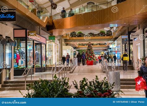 Bellevue Square Mall Times