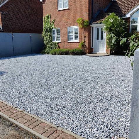 Dazzle Your Driveway: Decorative Gravel Guide