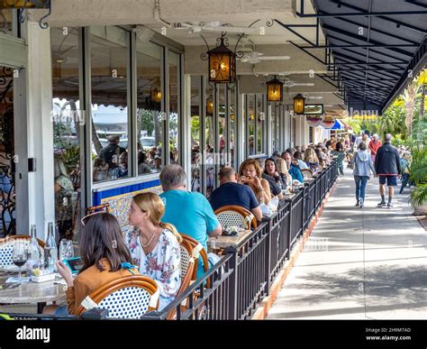 Outdoor dining on St Armands Circle on St Armands Key in Sarasota ...