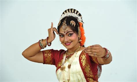Colors of Dance, Praveena NSL, Kuchipudi Dance Institute