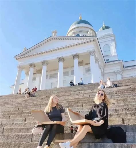 芬兰留学毕业后有哪些途径可以获得永久居留权？