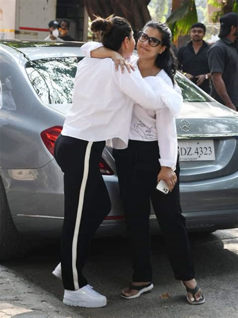 Kajol and Kareena Kapoor Khan’s K3G Moment as They Bump Into Each Other ...