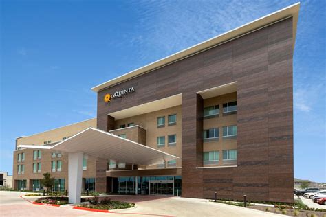 La Quinta Inn & Suites by Wyndham Round Rock near Kalahari | Round Rock ...