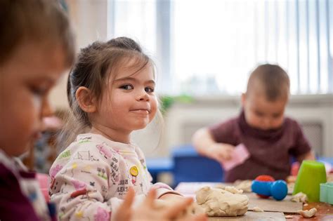 Happy Feet Nursery Mini Memphis room for 18 months to 3 years old