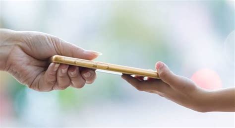 Things You Should Do Before Handing Your Android Phone For Repairs ...