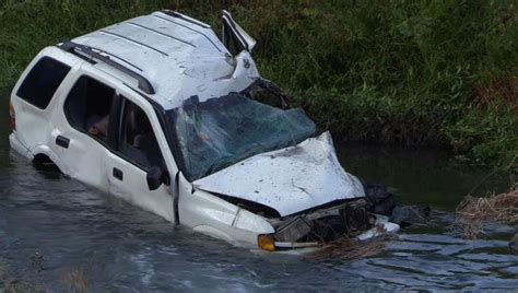 Speeding driver killed after crashing into tree, vehicle ends up in ...