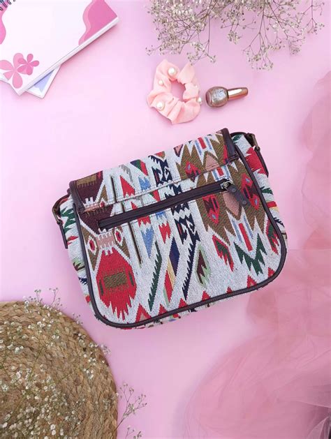 Tribal Twist Saddle Sling Bag – pairpatola
