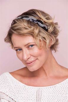 Headband Hairstyles by 10 Headband Hairstyles For All Of The Headband Hairstyles