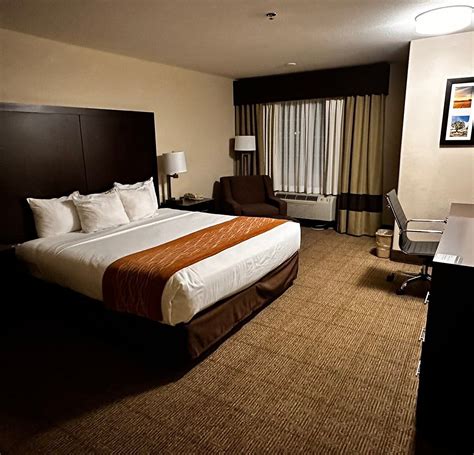 COMFORT INN & SUITES (Mojave) - Hotel Reviews, Photos, Rate Comparison ...
