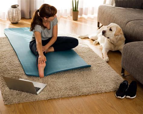 Easy Home Workouts To Stay Fit During Quarantine | Femina.in