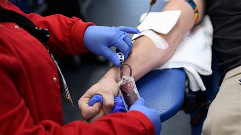 F.D.A. Eases Ban on Blood Donations From Gay and Bisexual Men - The New ...