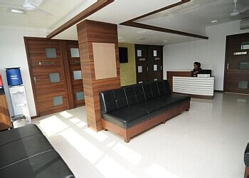 3 Best Urologist Doctors in Ahmedabad - Expert Recommendations