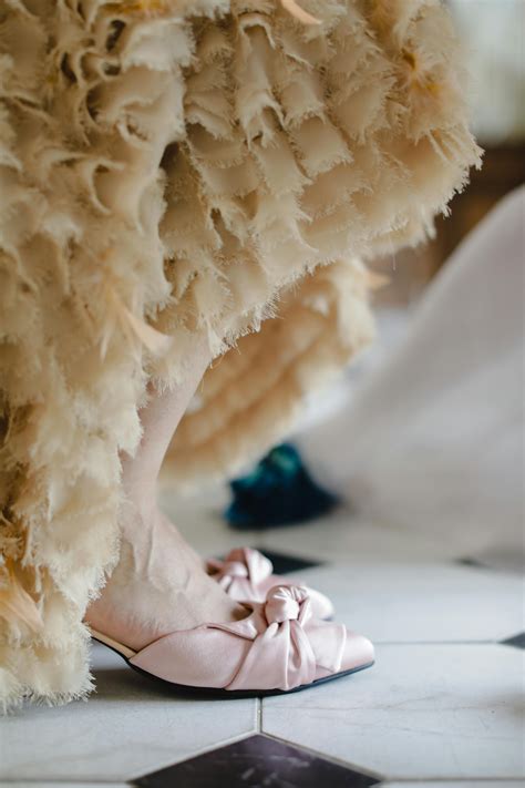 Wearing Shoes 的图像结果