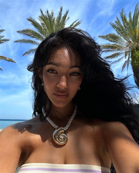 𝐓𝐡𝐞𝐫𝐞𝐬𝐚 𝐙𝐢𝐦𝐦𝐞𝐫𝐦𝐚𝐧 | Add me to your Dark Femme Inspo Pinterest board please, thank you and you’re ...