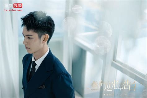 《他在逆光中告白》在线完整观看（全1-12集全完整加长版）【1080P高清版】中字已完结 | 剧好看