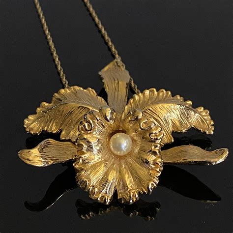 Vintage Napier Iris Pendant Necklace - The Napier Book & Online Source ...